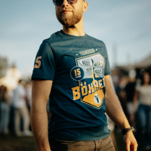 T-shirt (uni)│ Nooit Meer Noar Huus -Tour 2026